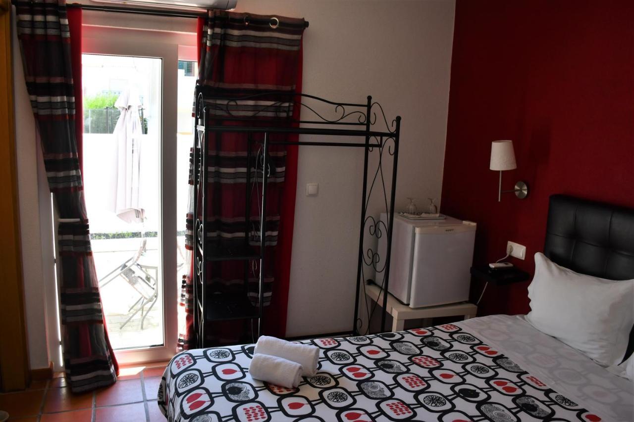 Alojamentos Vitinho - Vila Nova Milfontes Вила-Нова-де-Мильфонт Экстерьер фото
