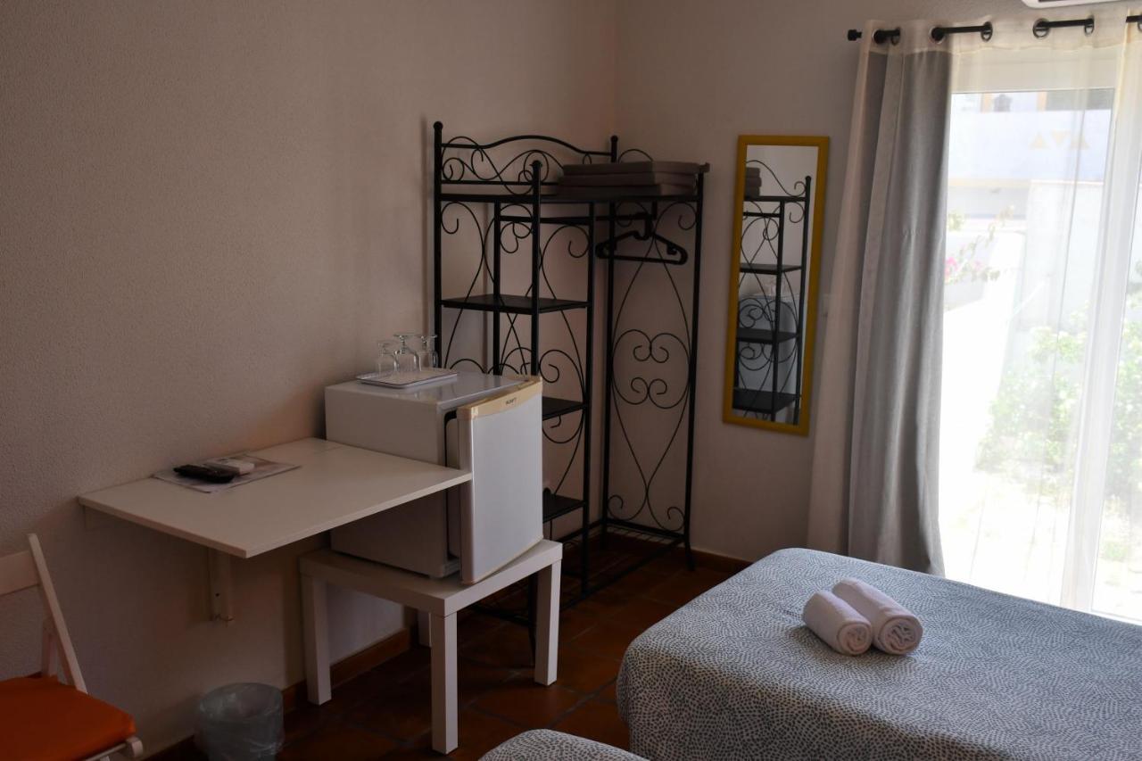 Alojamentos Vitinho - Vila Nova Milfontes Вила-Нова-де-Мильфонт Экстерьер фото